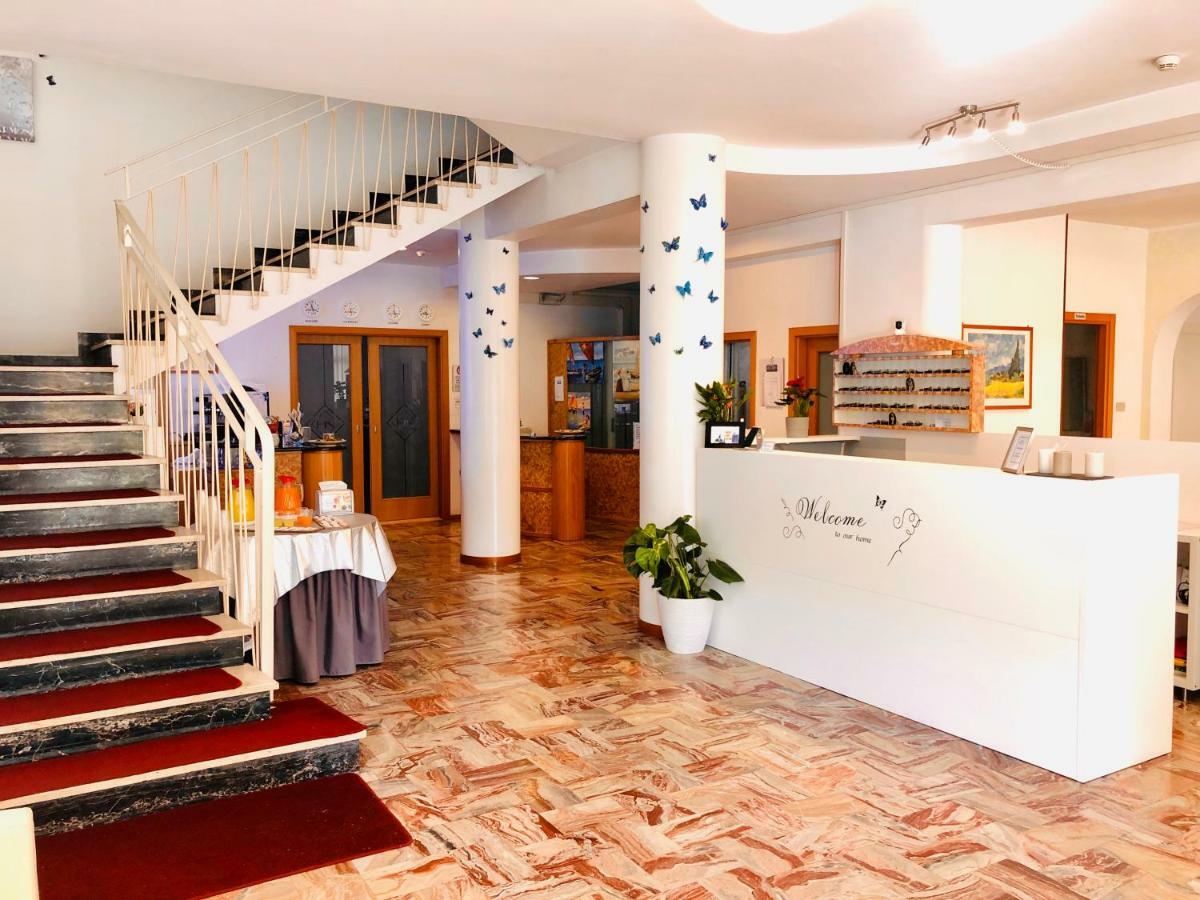 Hotel Niagara Riccione Eksteriør bilde